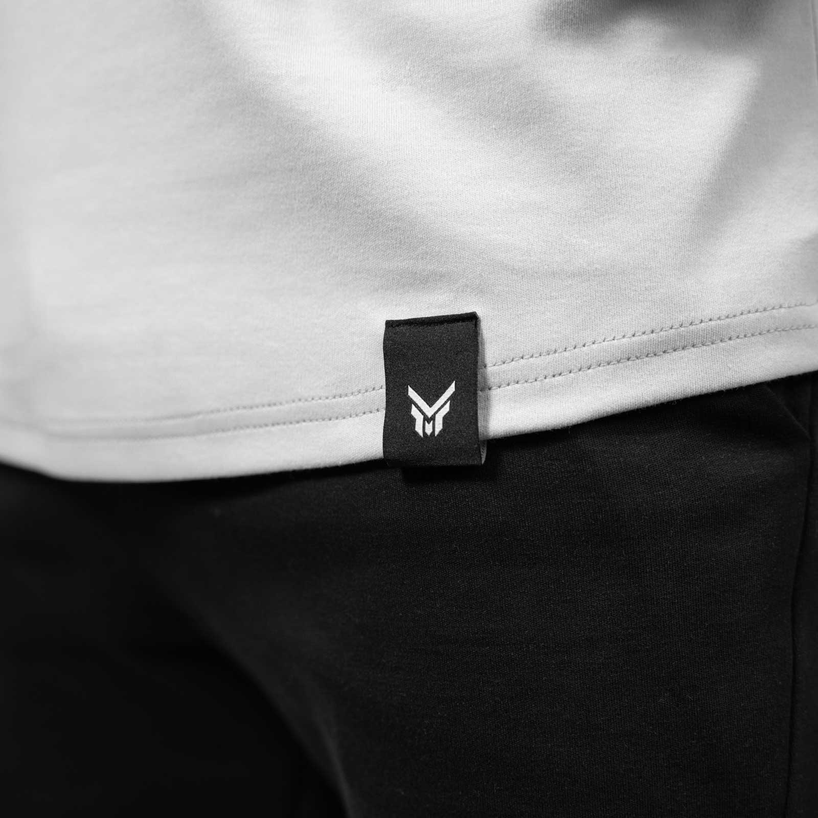 Reflexed Fit Cutoff Tank – hellgrau