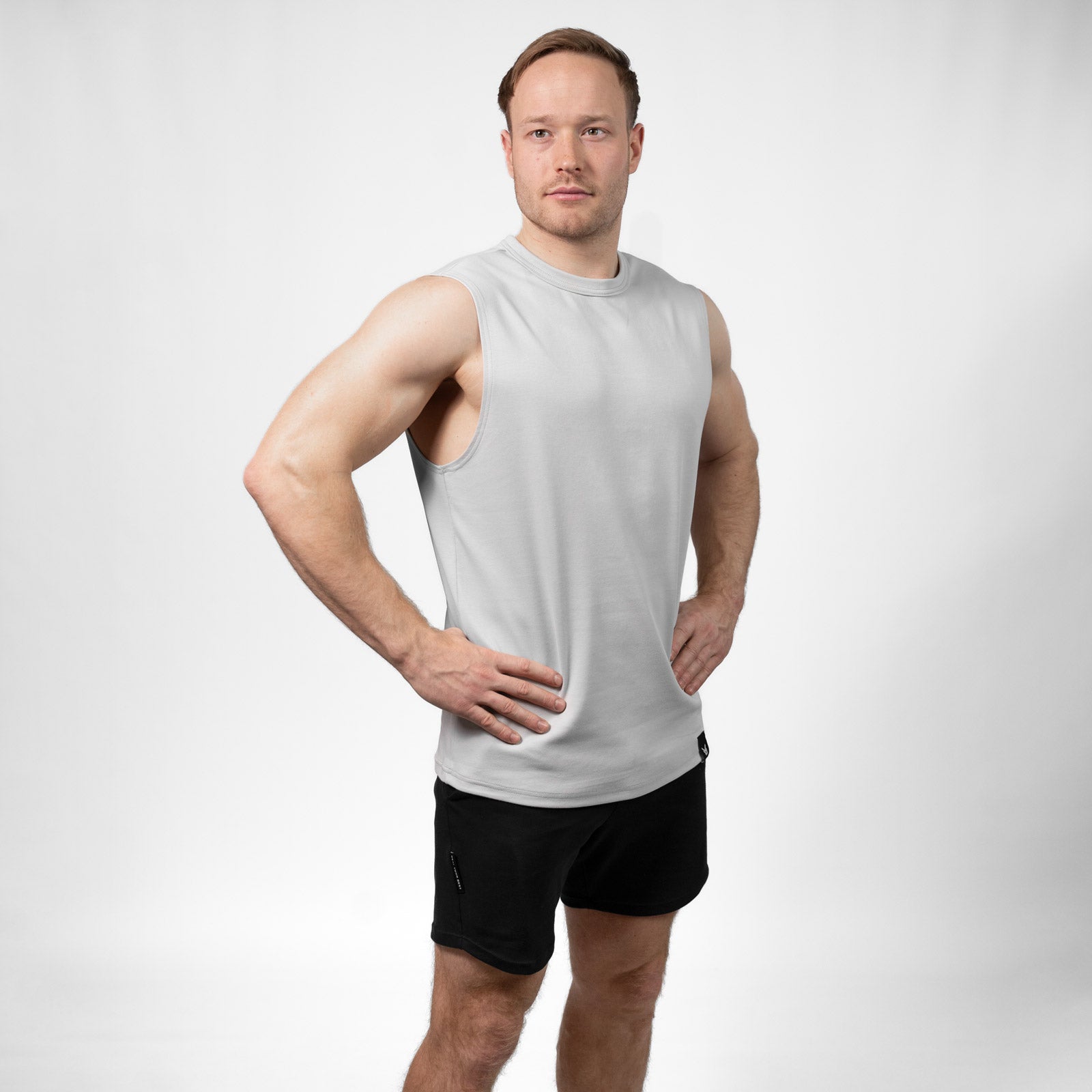 Reflexed Fit Cutoff Tank – hellgrau