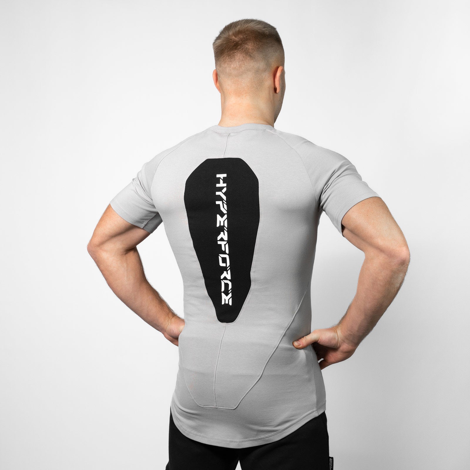 THE LEADER Ultimate Muscle Fit T-Shirt