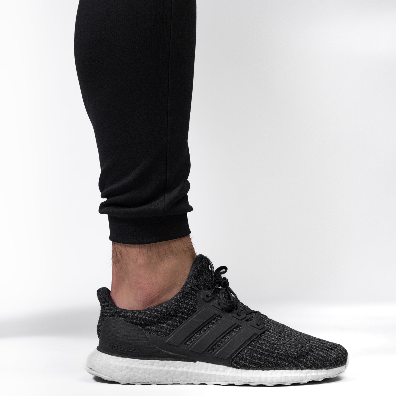 HYPERFORCE Athletic Style Muscle Fit Gym Jogger Schwarz Bündchen