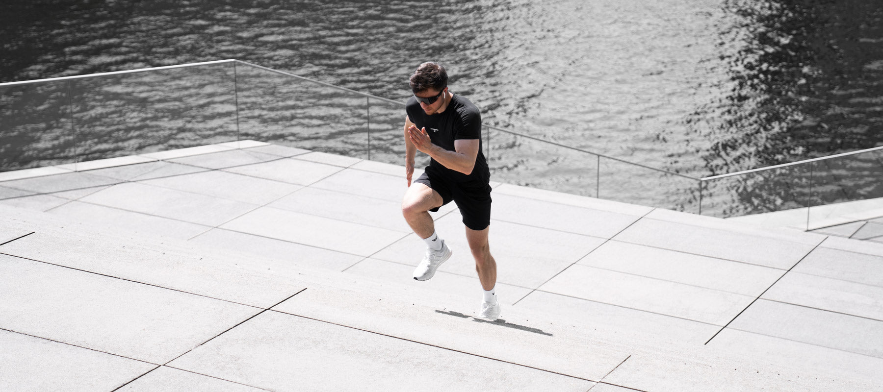 HYPERFORCE Athletic Style Muscle Fit T-Shirt Athlete Sprinting Performance