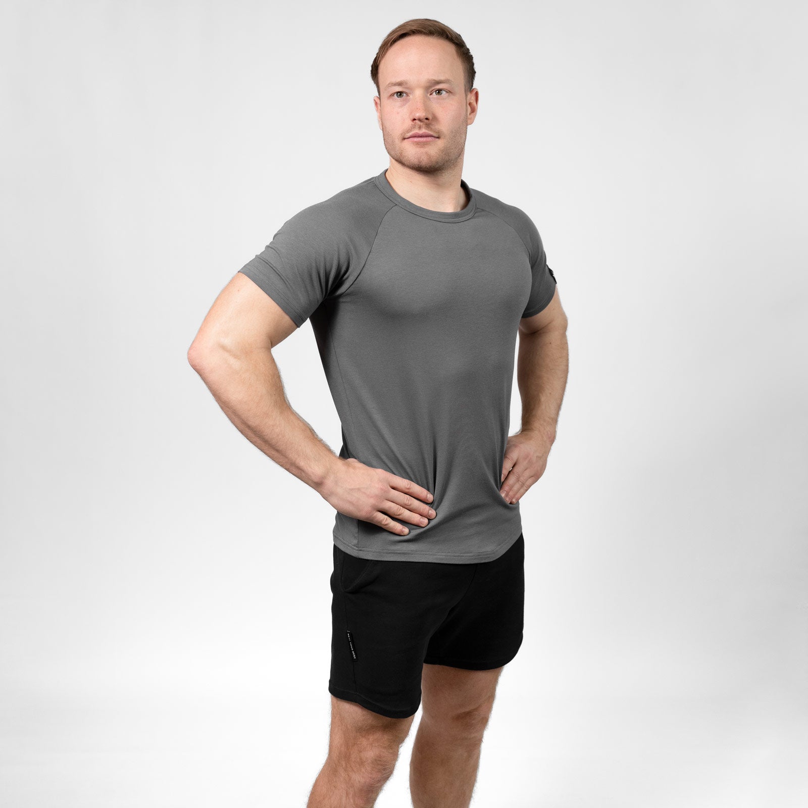 Muscle Fit T-Shirt – dunkelgrau