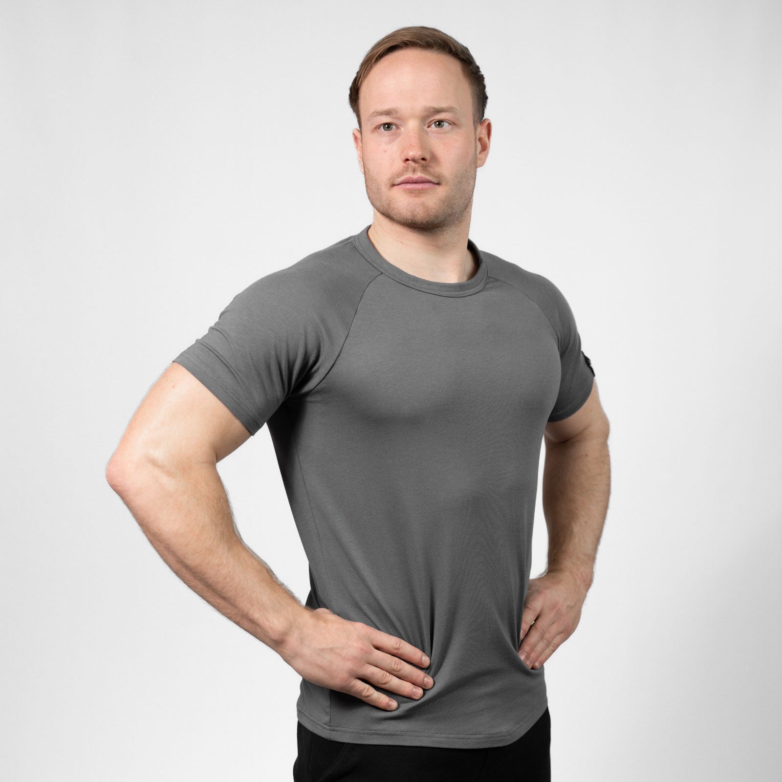 Muscle Fit T-Shirt – dunkelgrau