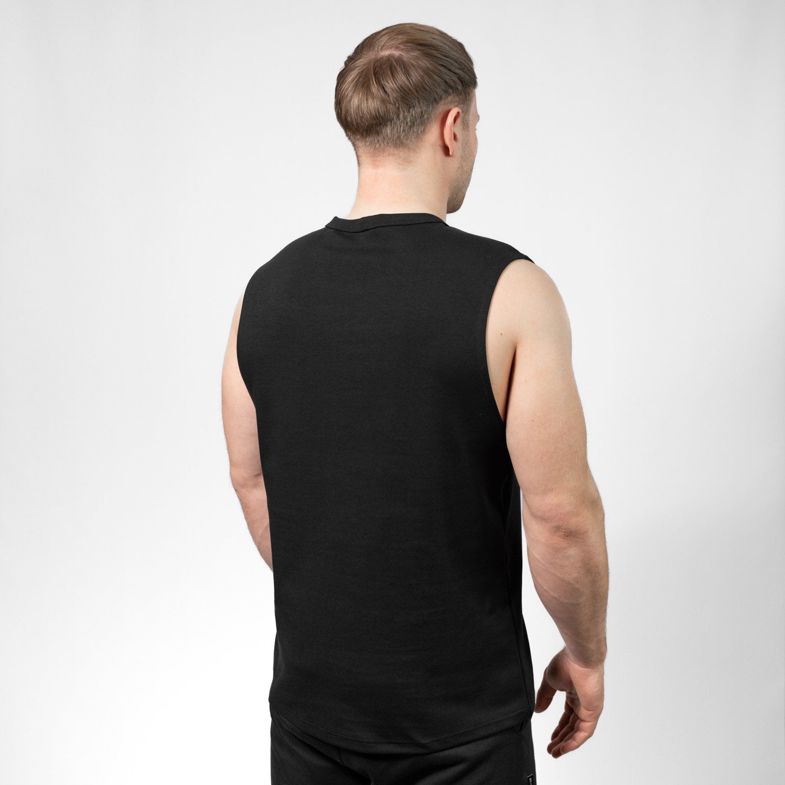 Reflexed Fit Cutoff Tank – schwarz